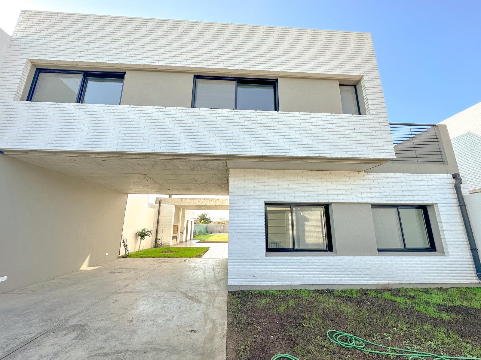 #4295568 | Venta | Casa | Don Juan (Rossetti Desarrollos)