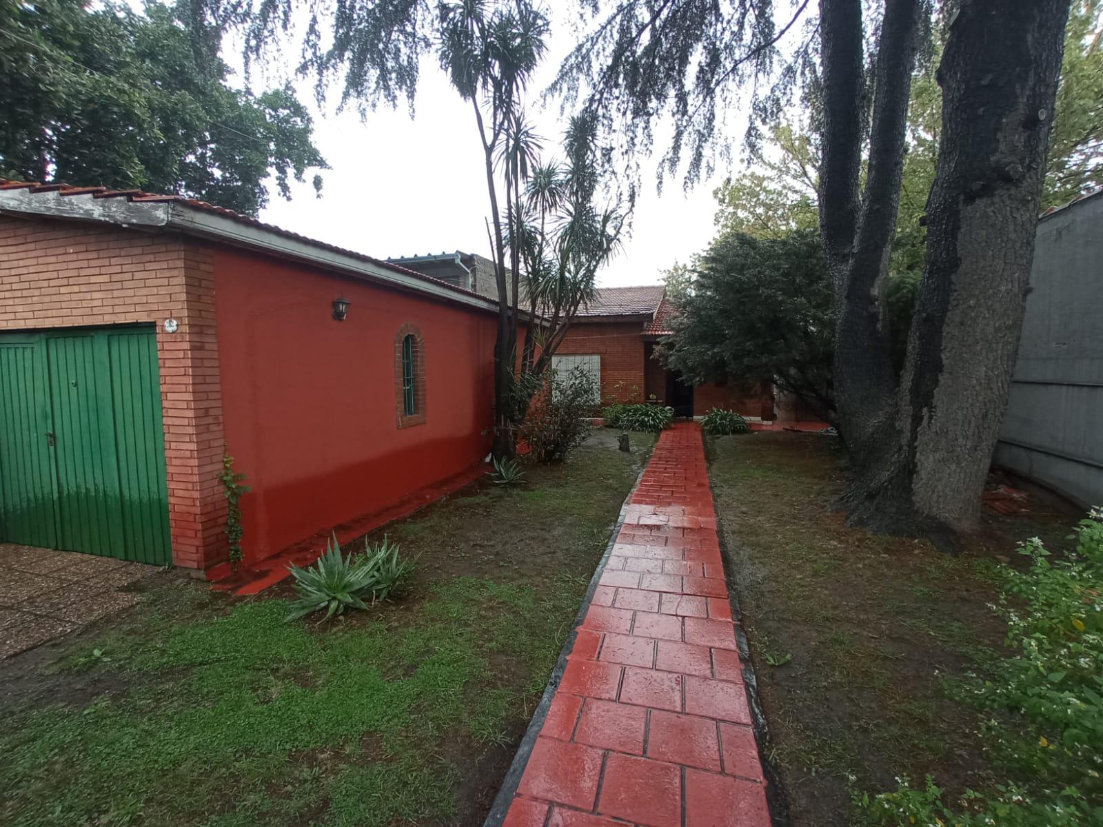 #5058060 | Venta | Casa | Burzaco Este (Toneguzzo Inmobiliaria)