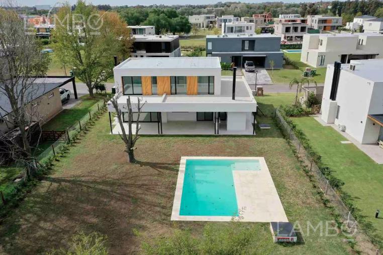 #4226649 | Venta | Casa | Pilar (Lambo Propiedades)