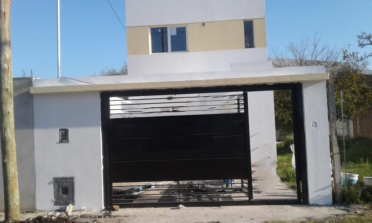 #2042374 | Venta | Casa | Los Hornos (Estudio Yacoub)