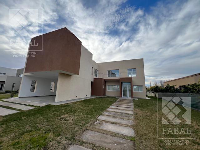 #5248247 | Alquiler | Casa | Colonia Valentina (Fabal Inmobiliaria)