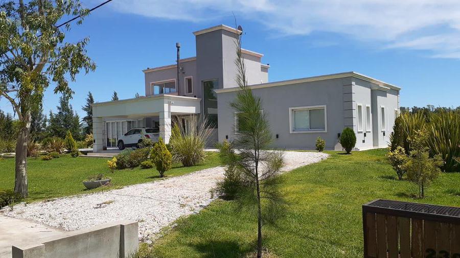 #4233674 | Venta | Casa | Countries y Barrios Cerrados (Inmobiliaria Francesconi)