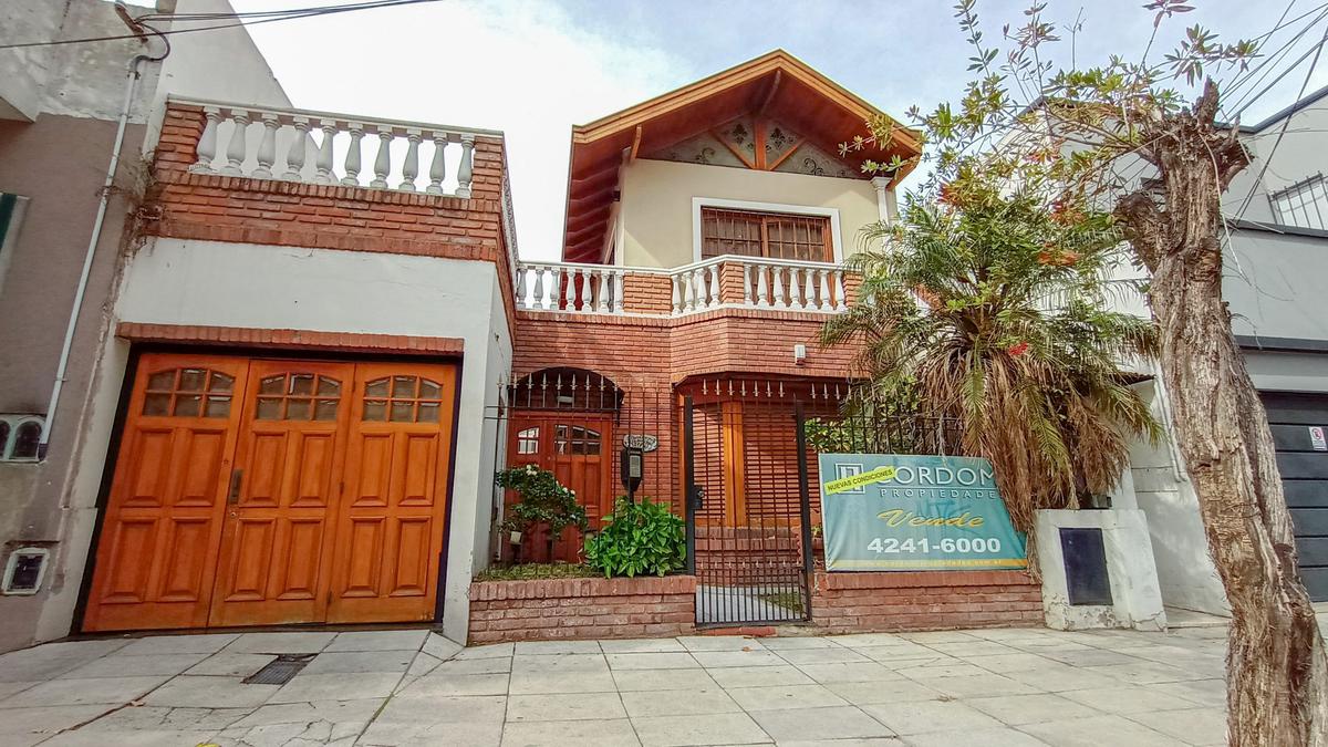 #2332893 | Venta | Casa | Lanus Oeste (CORDOMI Propiedades)