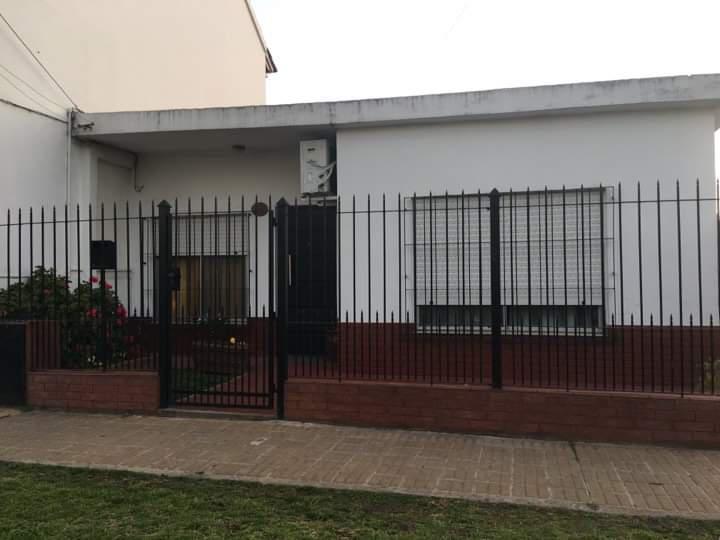 #5013442 | Venta | Casa | Berazategui (Jesica Dagata Inmobiliaria)