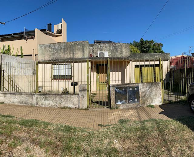 #3812738 | Venta | Casa | Lomas De Zamora (BONATTI  Propiedades)