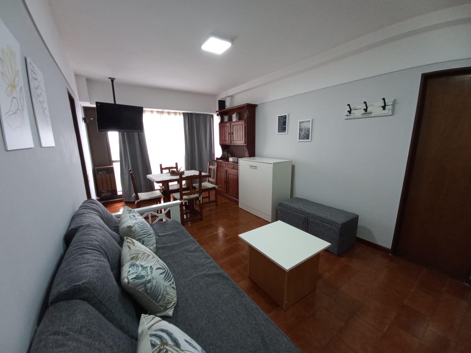 #5182755 | Alquiler | Departamento | La Perla (Franca Lipparelli Servicios Inmobiliarios)