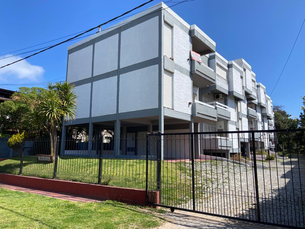 #4572462 | Alquiler Temporal | Departamento | Villa Gesell (Lucas garcia cordoba gestión inmobiliaria)