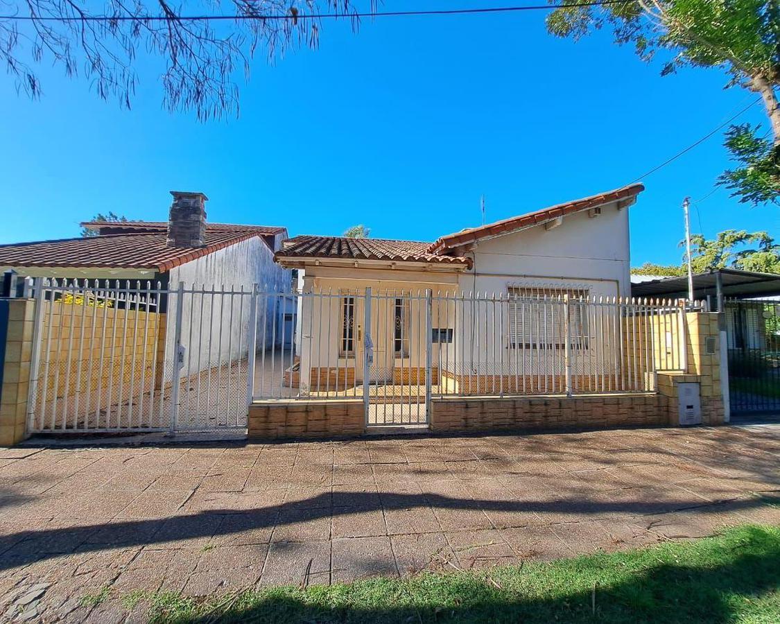 #4328583 | Venta | Casa | Monte Grande (Canedo & Asociados Bienes Raices)