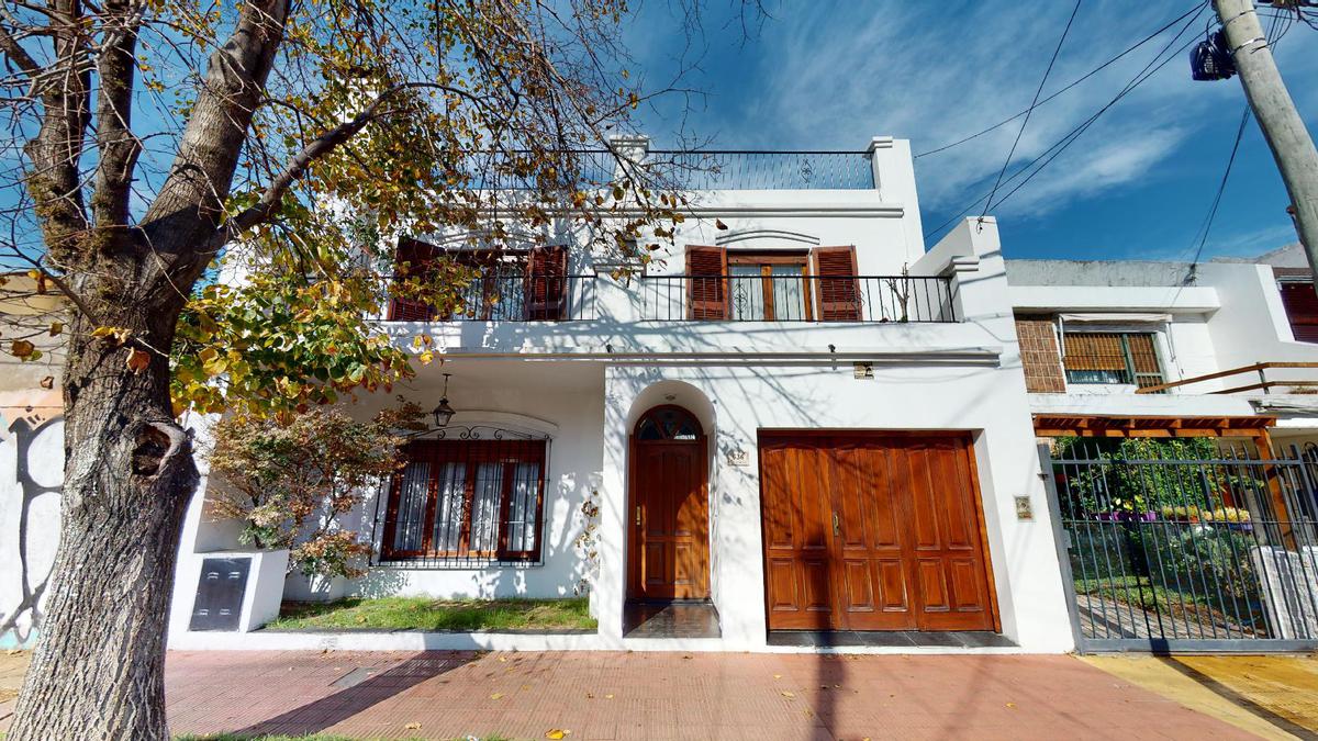 #4988677 | Venta | Casa | Martinez Santa Fe / Fleming (D’Aria Propiedades)