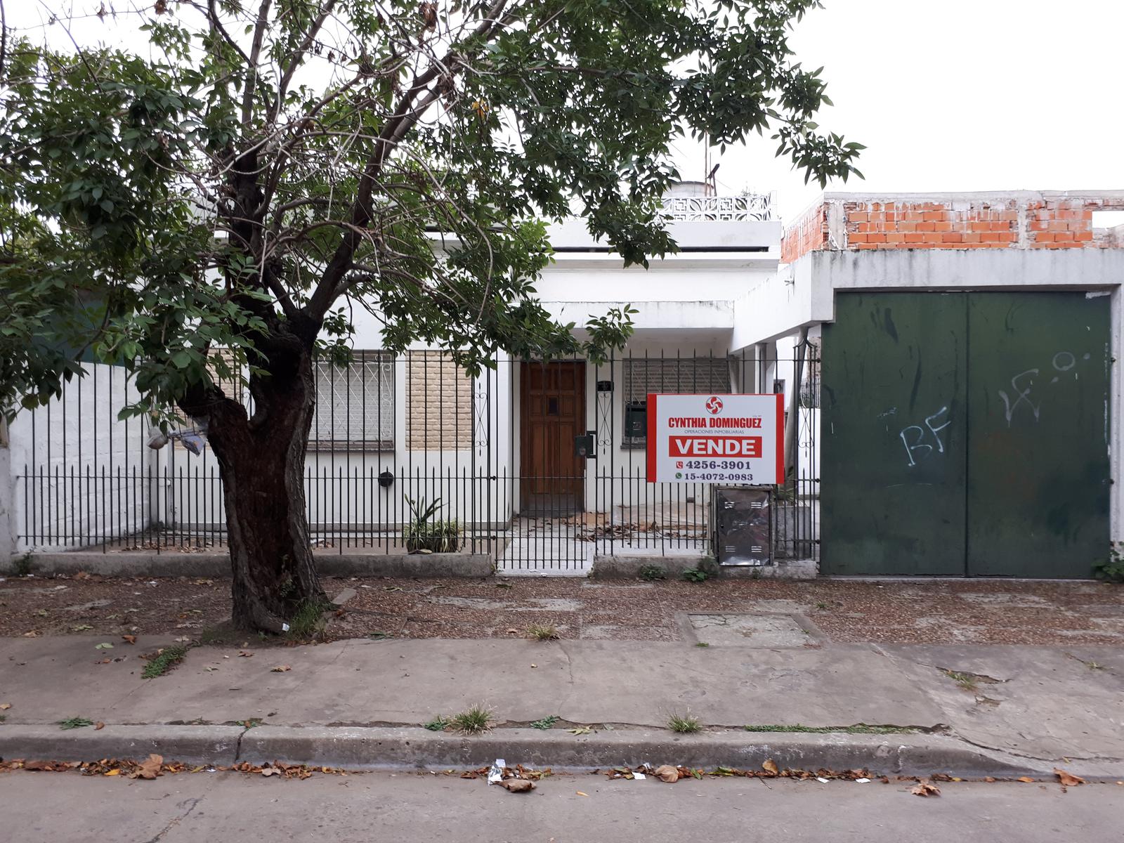 #4531888 | Venta | Casa | Berazategui (Cynthia Dominguez Operaciones Inmobiliarias)