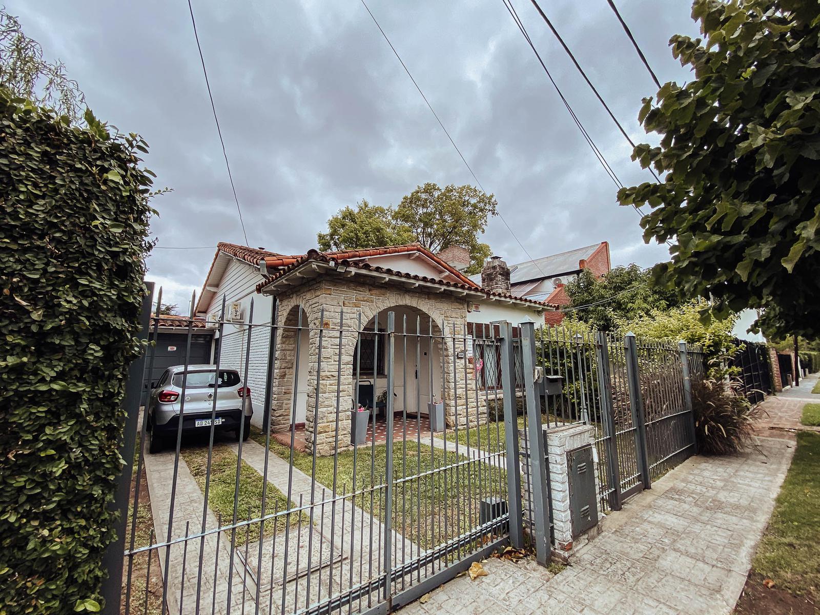 #5483898 | Venta | Casa | Manuel B Gonnet (María Sol Bologna Bienes Raíces)