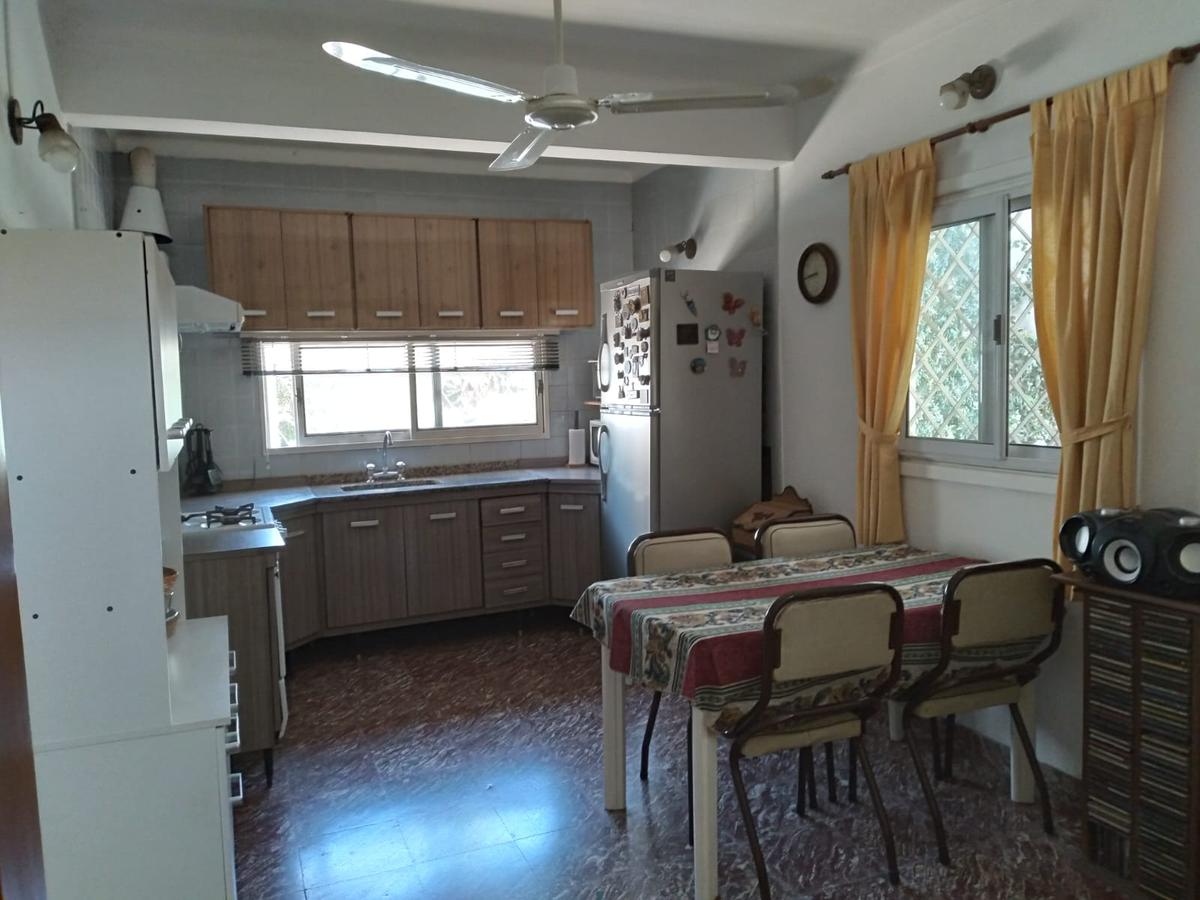 #3457505 | Venta | Casa | Lomas De Zamora (RODRIGUEZ DRIMAL negocios inmobiliarios)