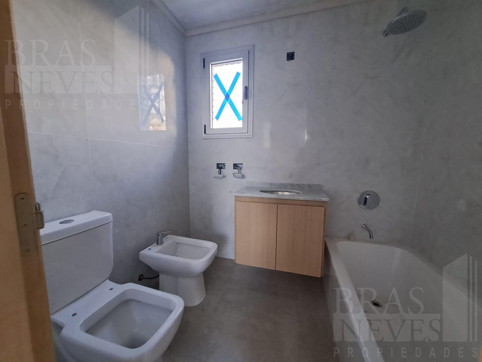 #4131410 | Sale | House | Olivos (Bras Neves Propiedades)