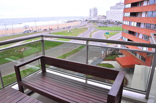 #3238307 | Temporary Rental | Apartment | Playa Brava (Emiliano Pedrozo)