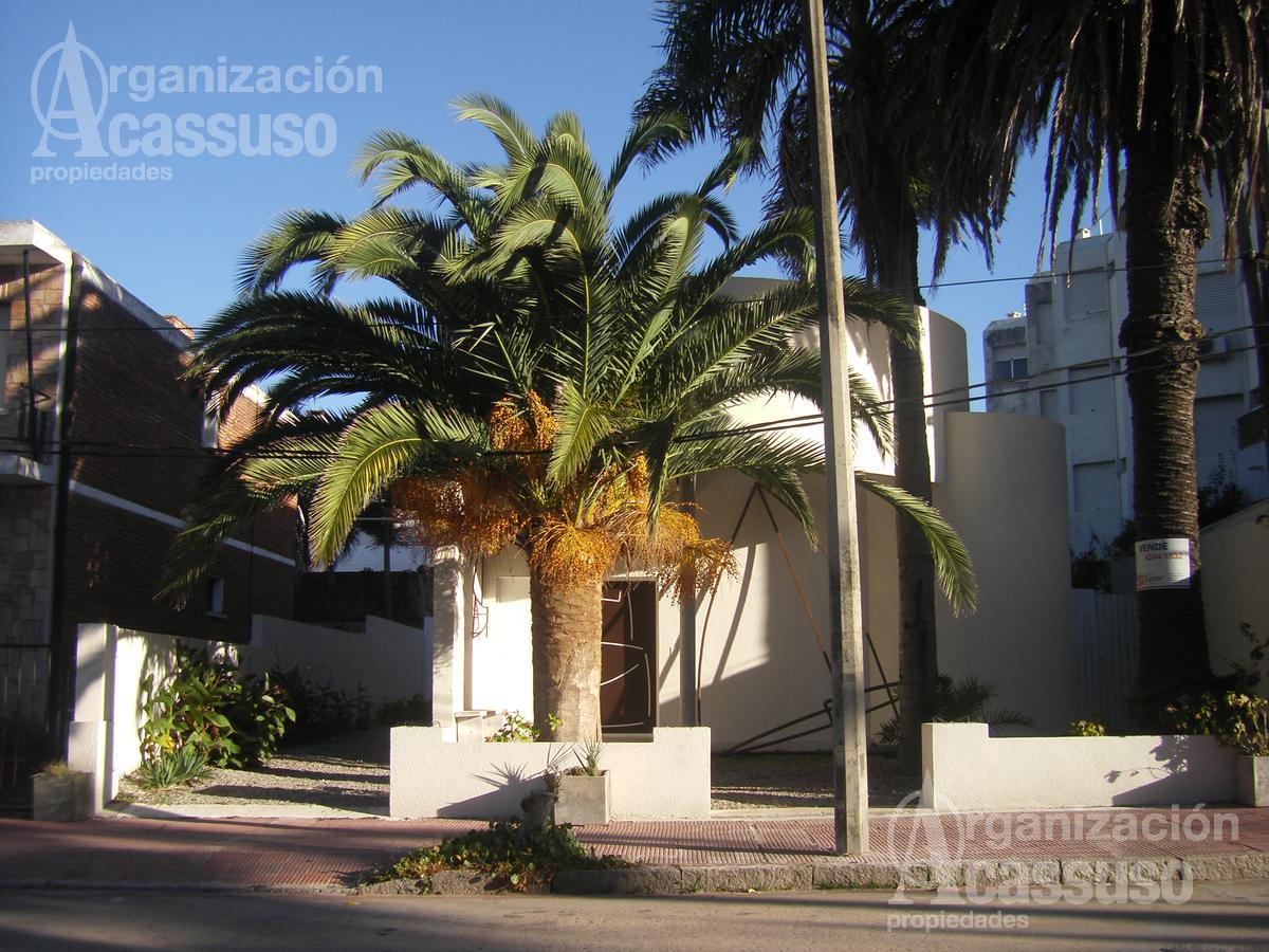 #827414 | Venta | Local | Península (Organización Acassuso - Casa Central)