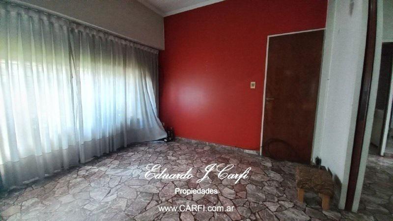 #2503034 | Venta | Casa | Castelar Norte (EDUARDO J. CARFI Propiedades)