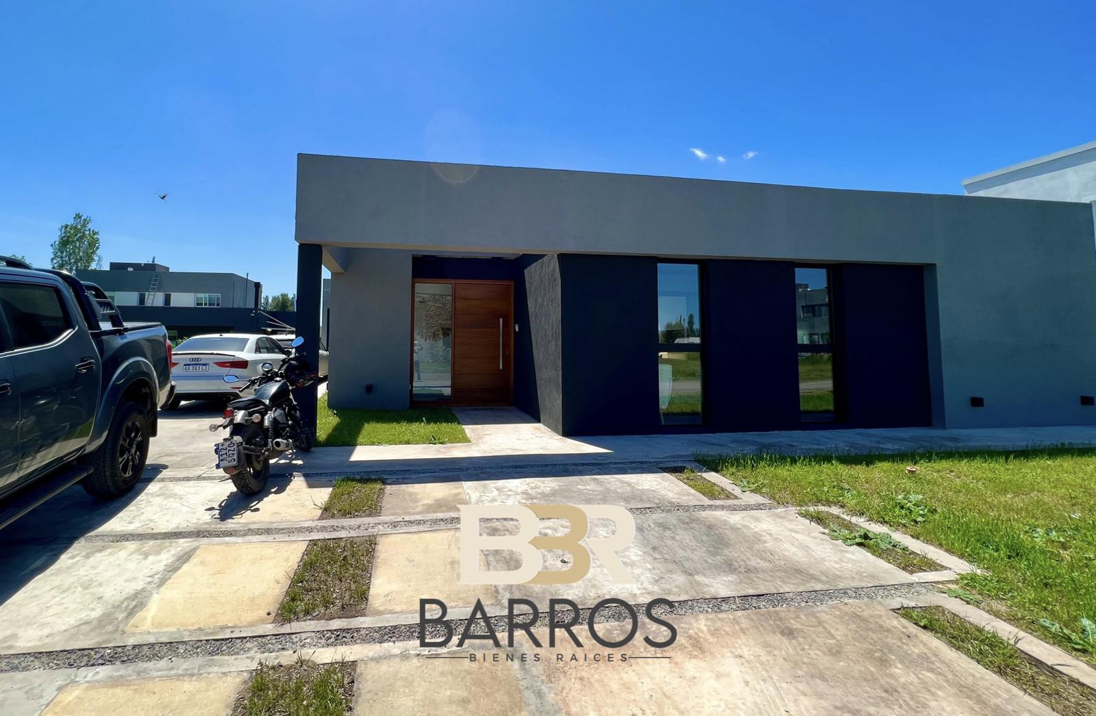 #4139758 | Venta | Casa | Campos De Alvear (Barros bienes raices)