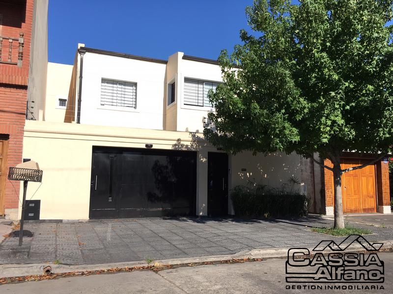 #465328 | Venta | Casa | Banfield (CASSIA ALFANO GESTION INMOBILIARIA E INVERSION)