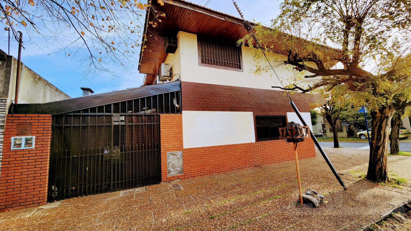 #4382589 | Venta | PH | Villa Luzuriaga (Estudio GALAS Negocios Inmobiliarios)