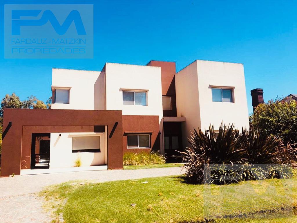 #4819930 | Sale | House | Campos De Alvarez (FM Propiedades)