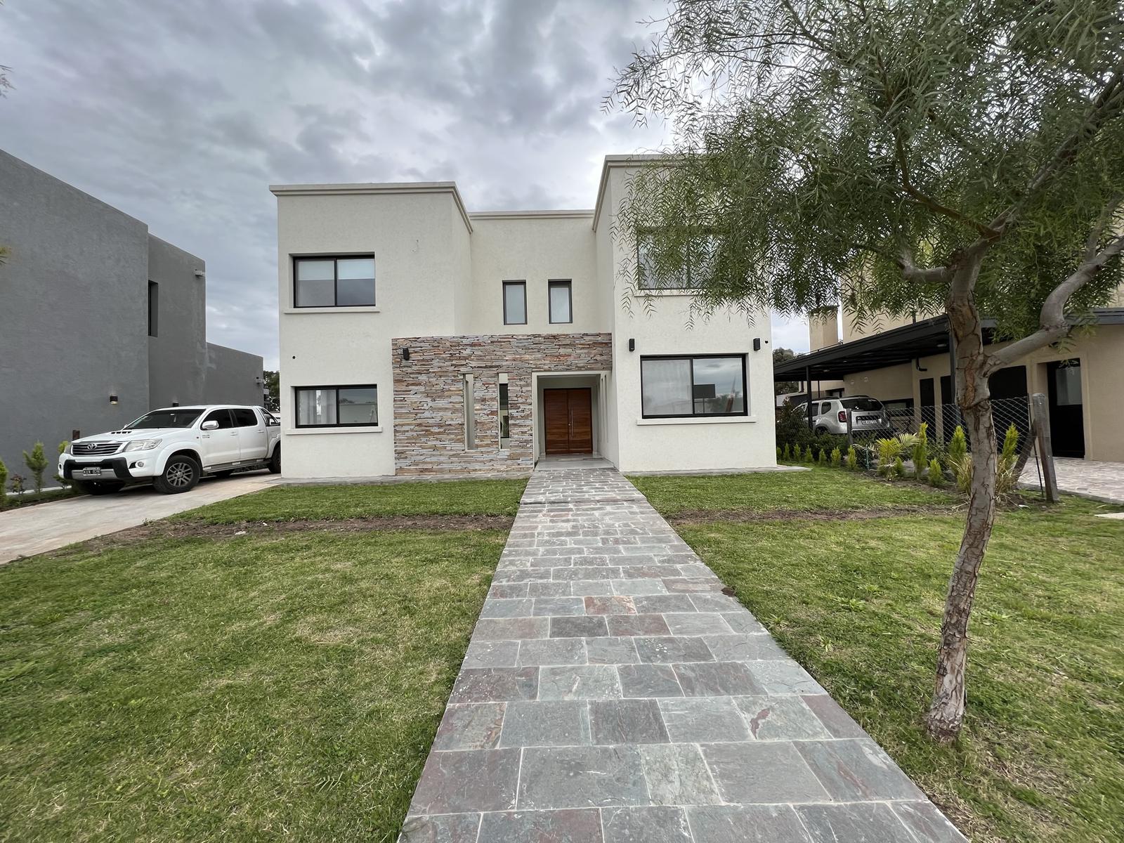 #5022895 | Alquiler | Casa | San Ramón (Gabriel Cespedes BIENES RAICES - CMCPSI 6691)