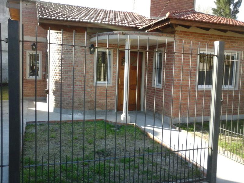 #5227611 | Rental | House | Villa Elisa (Alberto Dacal)
