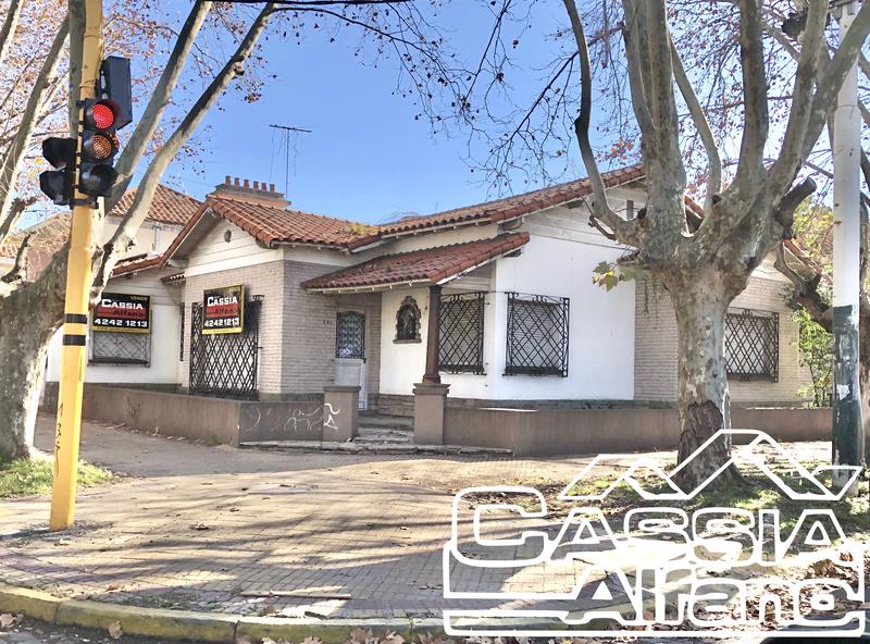 #831768 | Sale | House | Banfield (CASSIA ALFANO GESTION INMOBILIARIA E INVERSION)