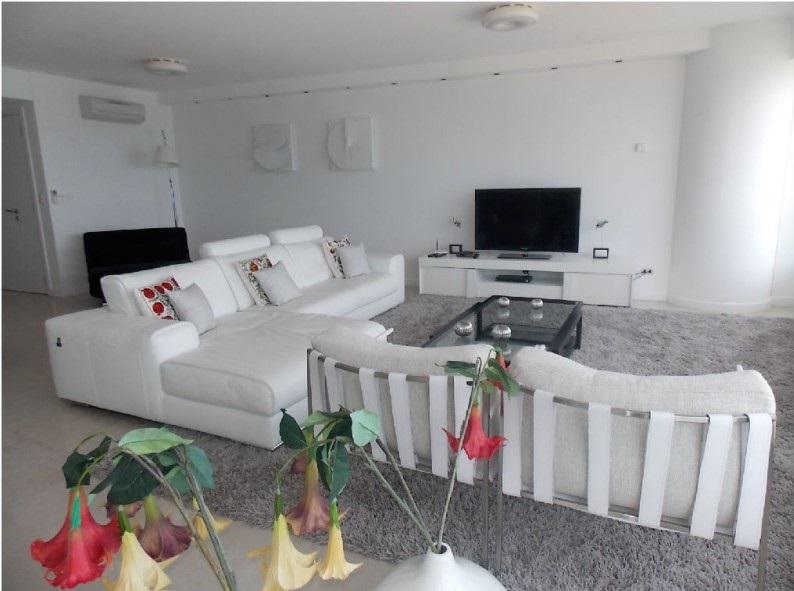 #1326006 | Rental | Apartment | Playa Brava (Emiliano Pedrozo)
