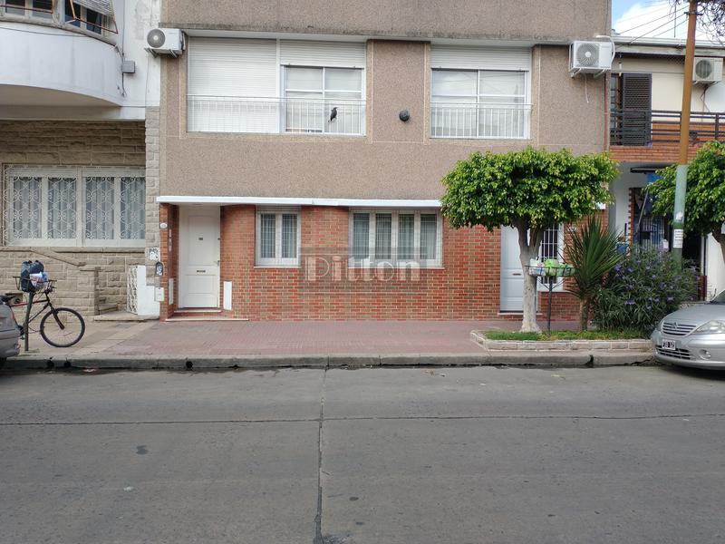 #1876542 | Venta | Casa | Banfield (Pitton Inmobiliaria)