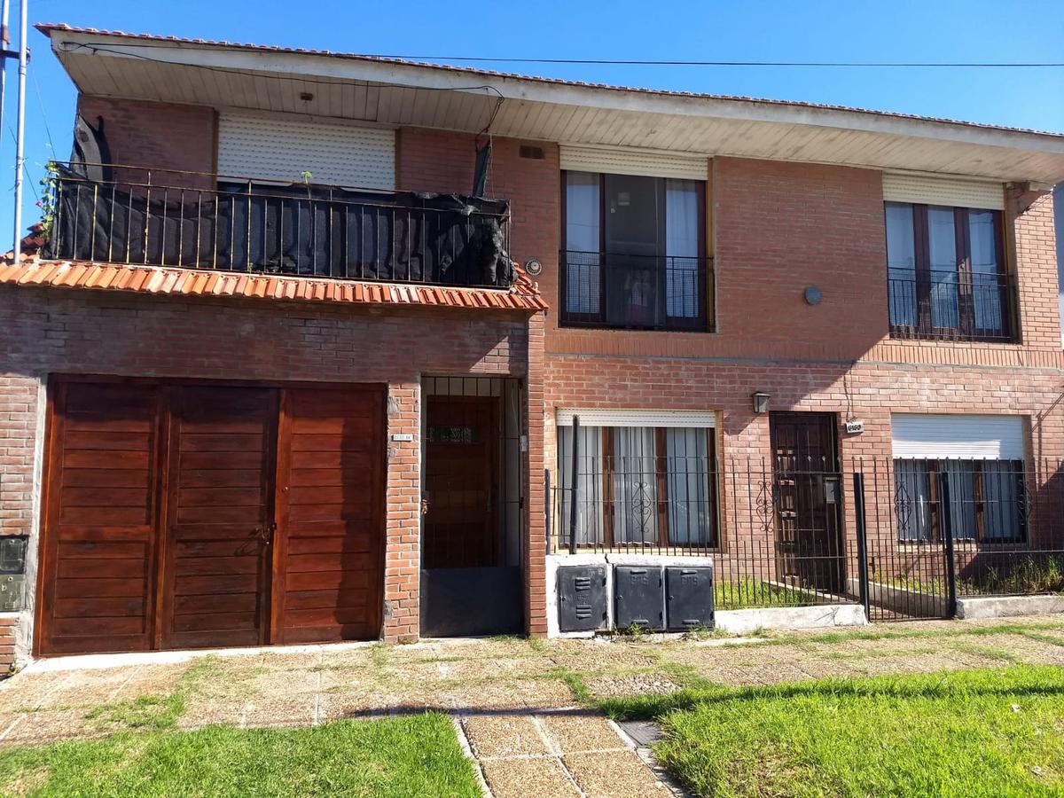 #3787598 | Venta | PH | Villa Primera (De Gennaro propiedades)