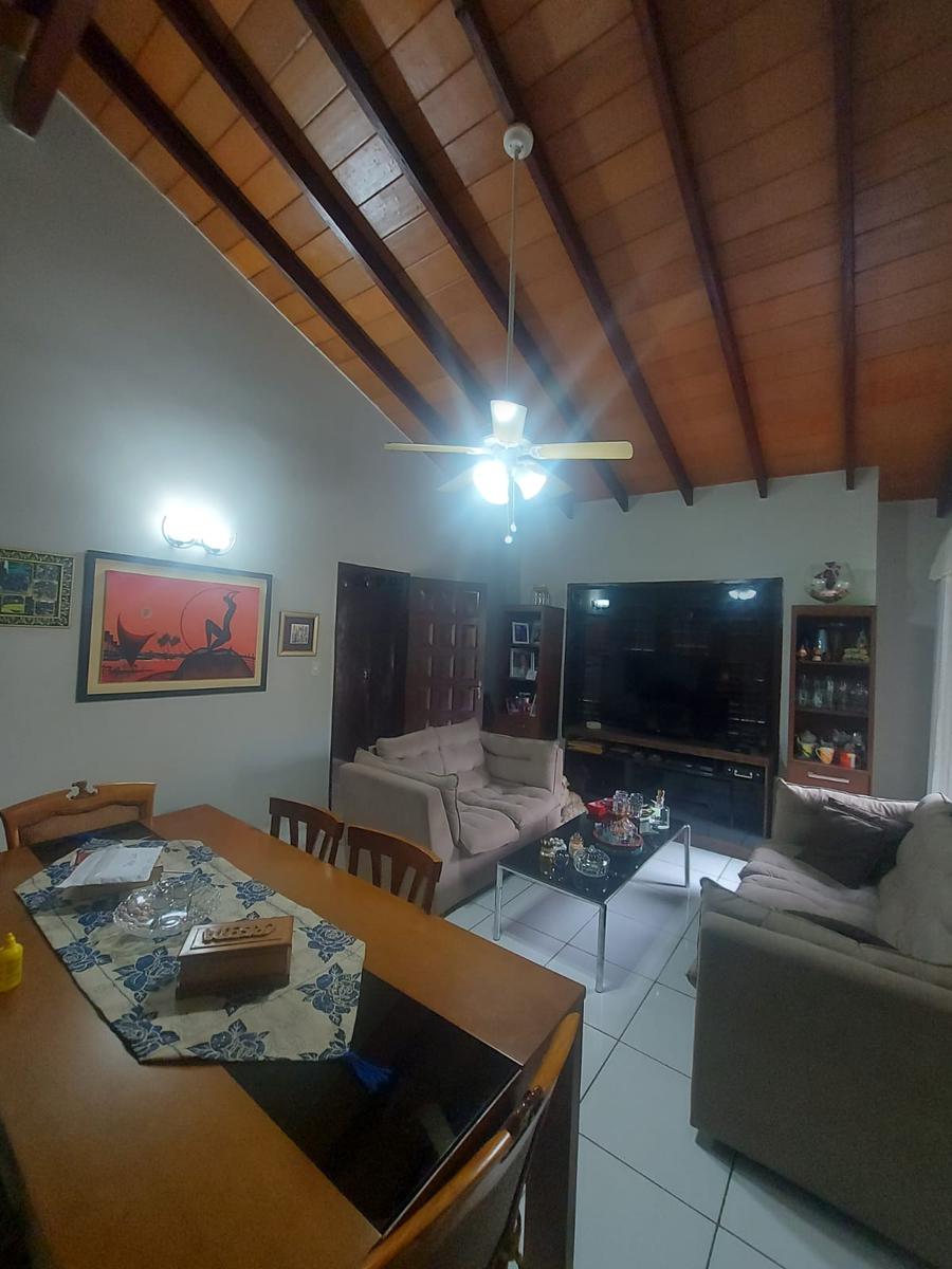 #4421707 | Venta | Casa | Lambare (lginmuebles.com)