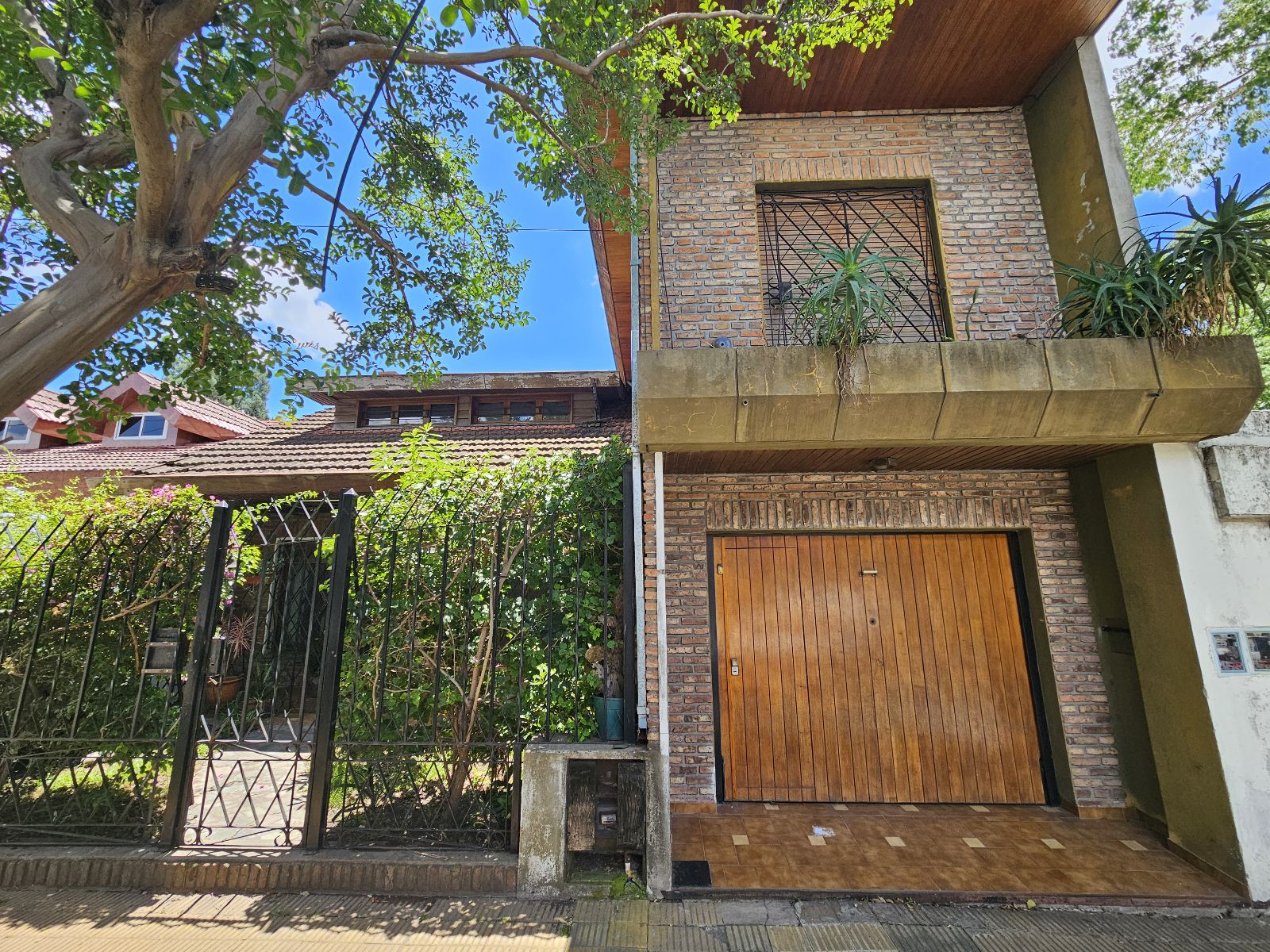 #5148682 | Sale | House | Castelar Norte (Lili mascotena propiedades)