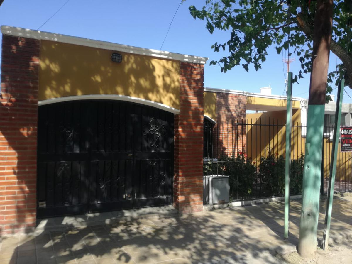 #2321699 | Venta | Casa | Rivadavia (Habitar Propiedades)