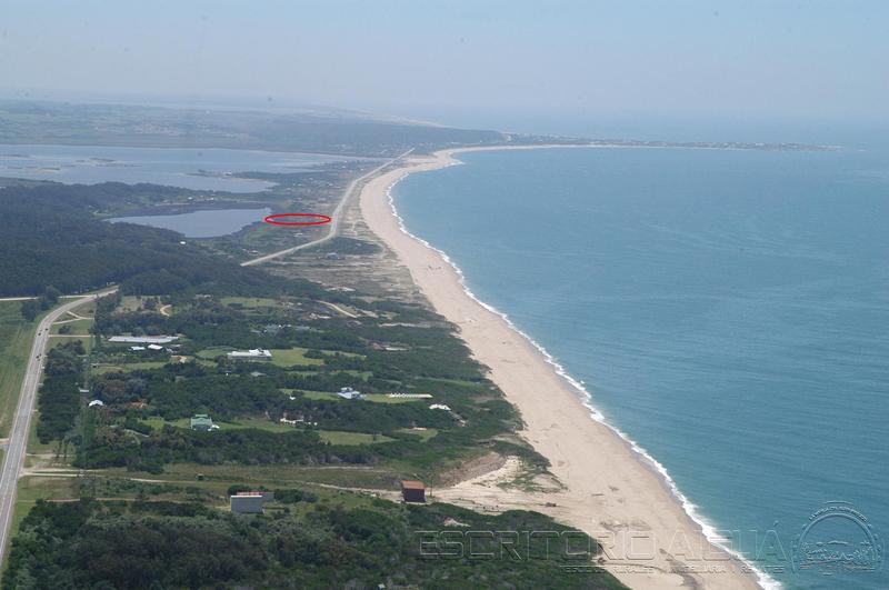 #192757 | Sale | Lot | Faro José Ignacio (Escritorio Aiguá)