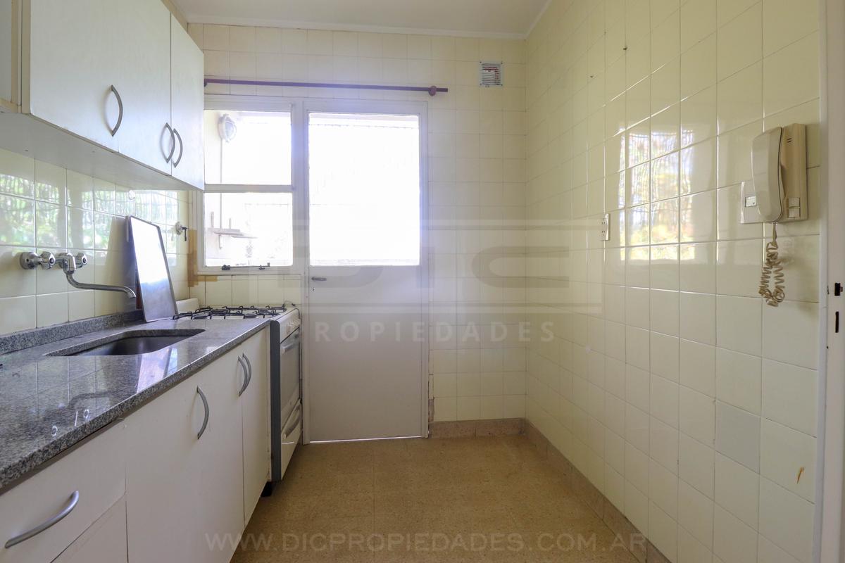 #2477901 | Venta | Casa | Villa Adelina (Dic Propiedades)