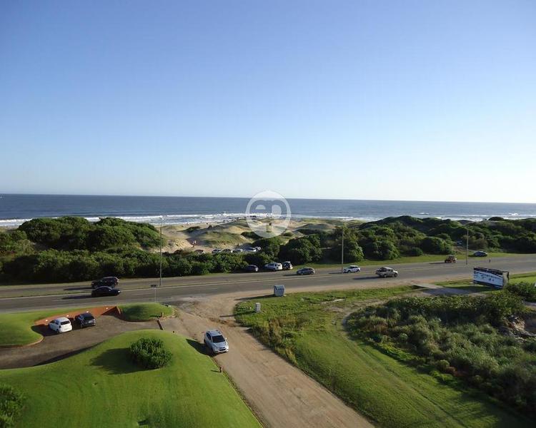 #3238725 | Venta | Departamento | Playa Brava (Emiliano Pedrozo)