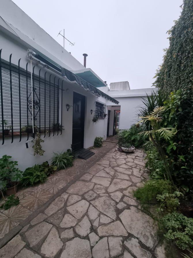 #5019172 | Venta | Casa | Lomas De Zamora (Andrea Matone propiedades)