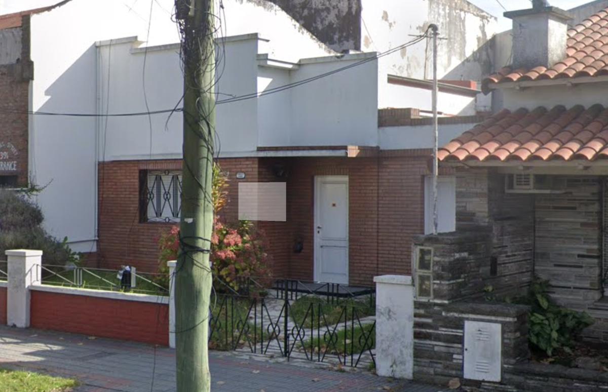 #5135914 | Venta | Casa | Temperley (M.Dajos Servicios Inmobiliarios)