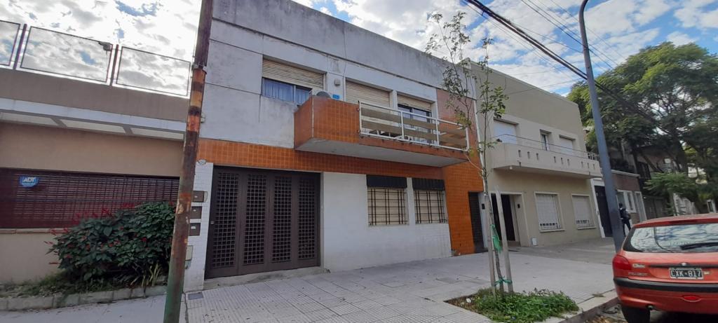 #3872814 | Venta | Casa | Coghlan (Civile Propiedades)