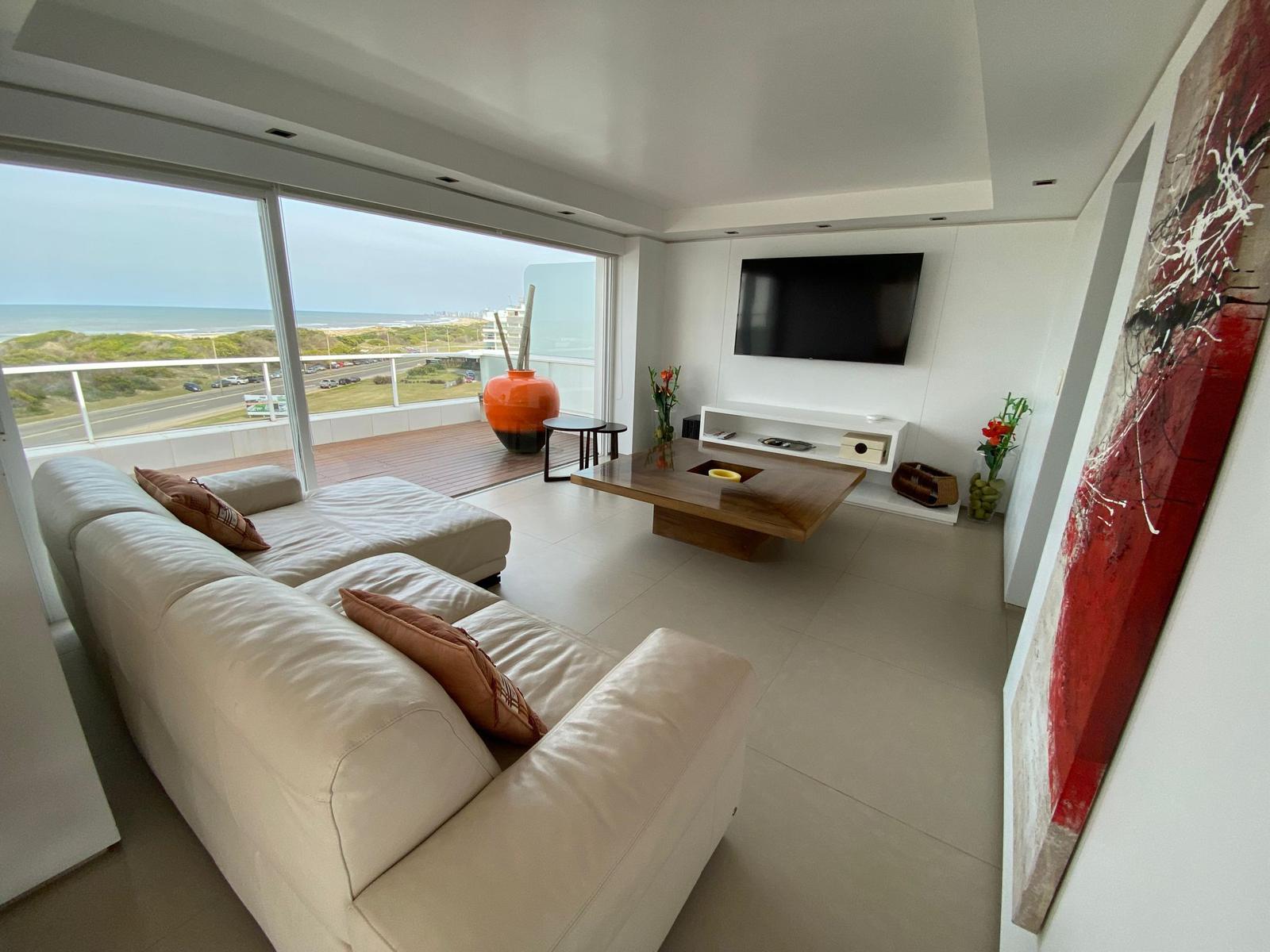 #4478568 | Temporary Rental | Apartment | Playa Brava (Kuste House Hunting)
