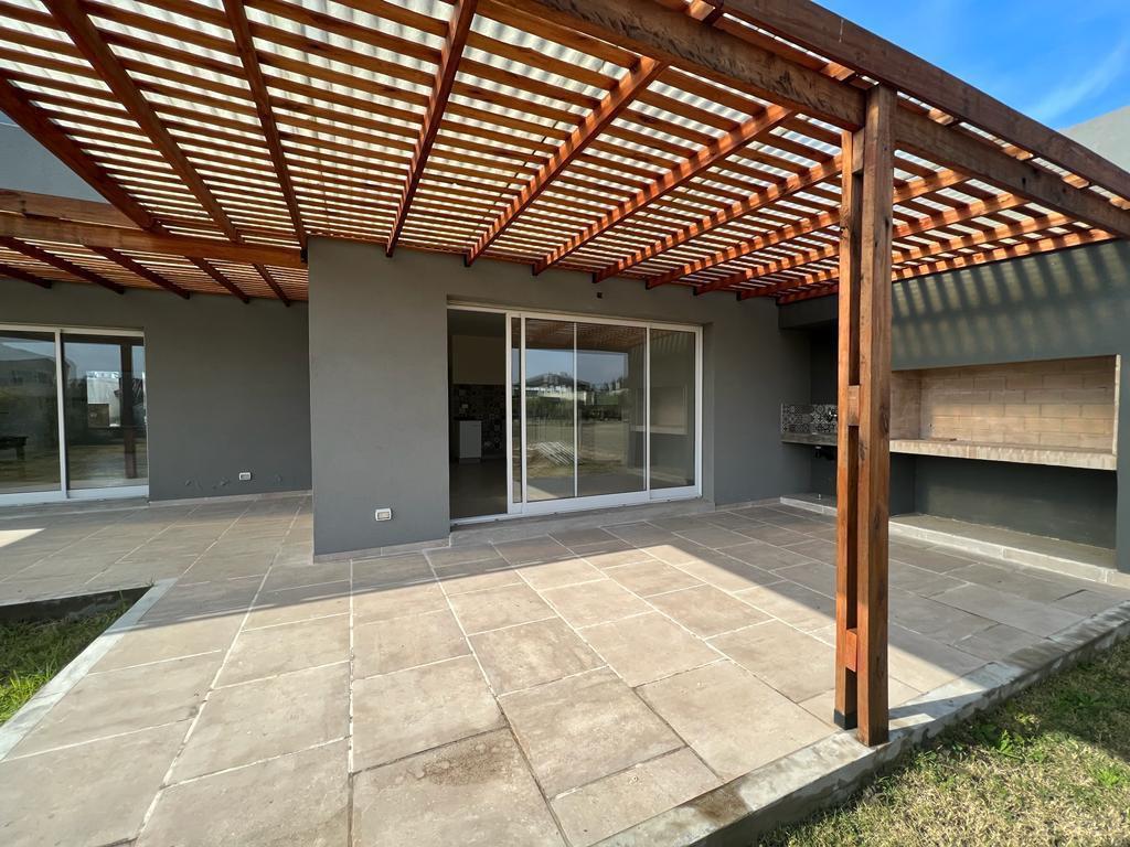 #5079731 | Venta | Casa | Benavidez (vidal propiedades)