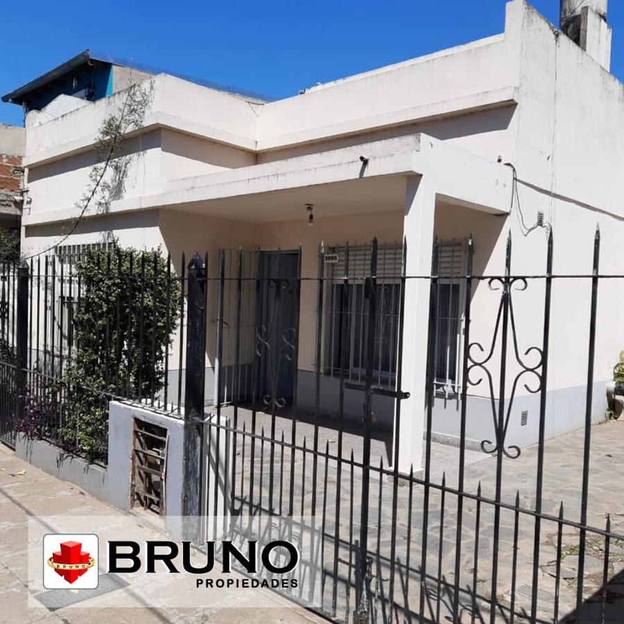 #4383920 | Venta | Casa | Castelar (BRUNO PROPIEDADES)