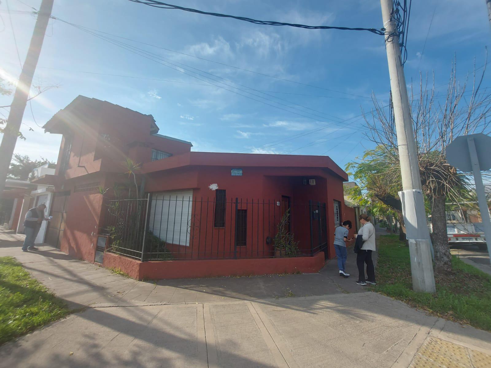 #4574561 | Venta | Casa | Bella Vista (diego swirido negocios inmobiliarios)