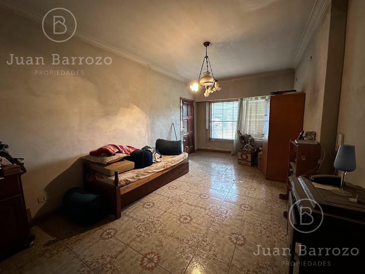 #4839537 | Venta | Casa | Banfield (Juan Barrozo Propiedades)