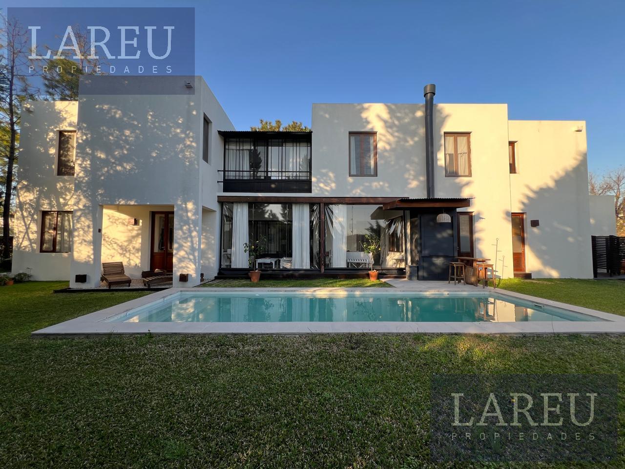 #5384529 | Venta | Casa | La Lomada De Pilar (LAREU Propiedades)