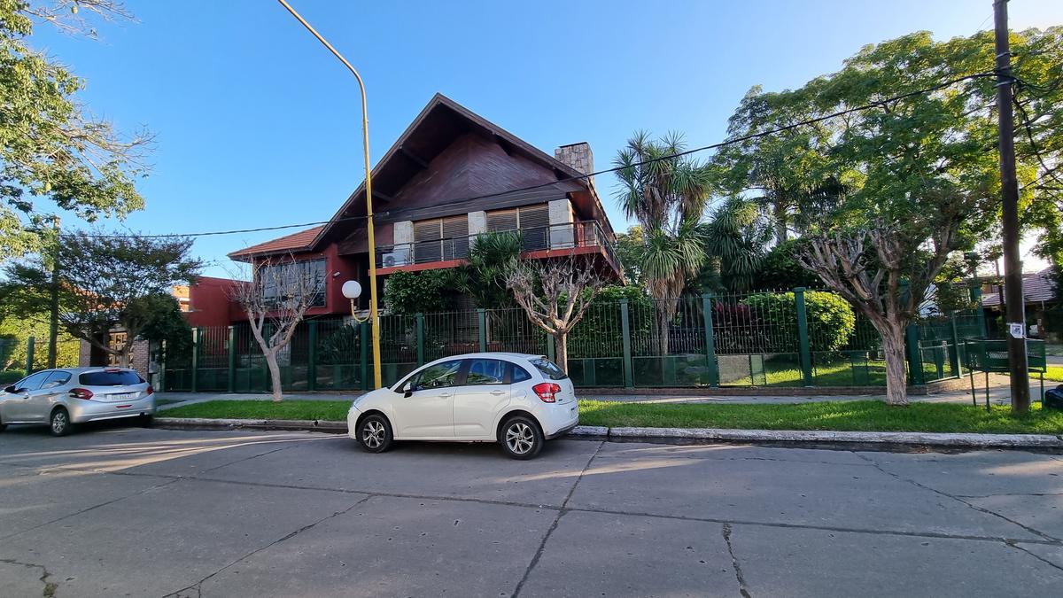 #2566333 | Venta | Casa | Quilmes Oeste (DE RUYCK)