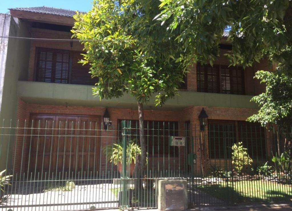 #4579757 | Venta | Casa | Monte Grande (Cynthia Luraschi)