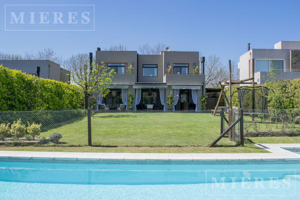 #4849195 | Venta | Casa | Santa Maria De Los Olivos (Mieres Propiedades)