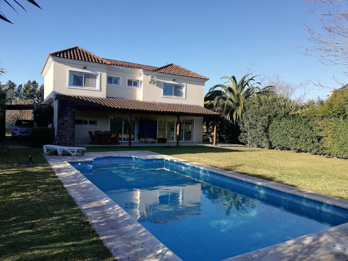 #225767 | Venta | Casa | Playa Mansa (Link Real State Boutique)