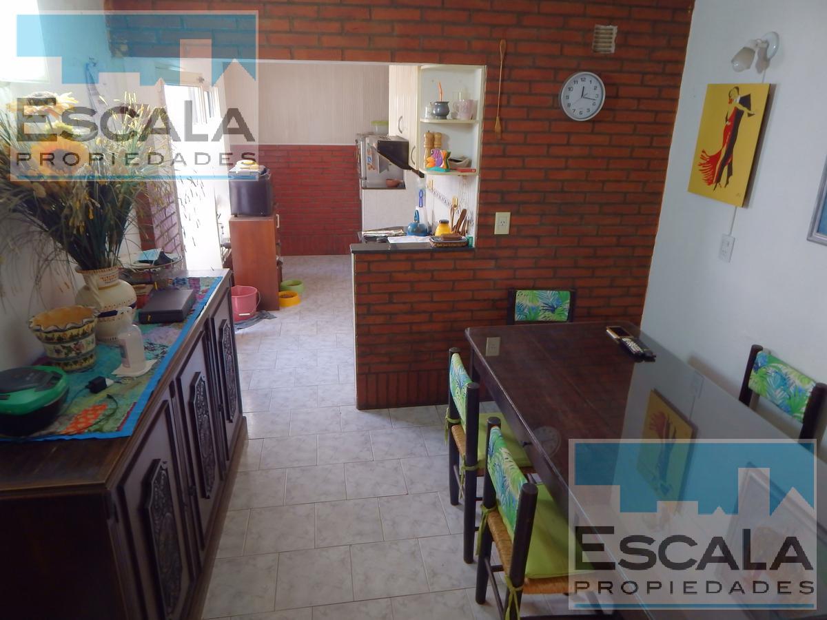 #2253238 | Venta | Casa | Azcuenaga (Escala Propiedades)